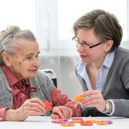 Cuidadores de Alzheimer: Ms all del autocuidado, el impacto en su identidad y relaciones