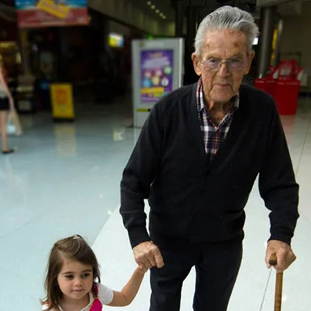 Cuando la abuela o el abuelo ya no recuerda igual: C�mo ayudar a los ni�os a comprender la demencia con amor y sin culpa